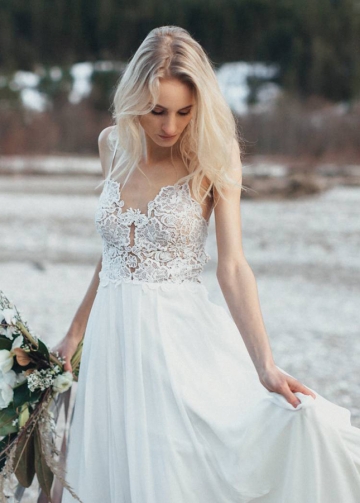 Romantic Rose Lace Wedding Dresses Luxury Bohemian Sweep Train Bridal Dresses V-Neck Summer