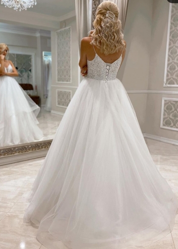 Chic White Tulle Princess Wedding Gown Dress with Spaghetti Straps
