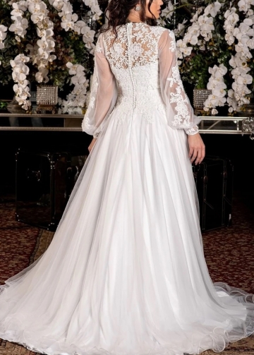 Lace Neckline Tulle Bridal Dress with Sheer Sleeves